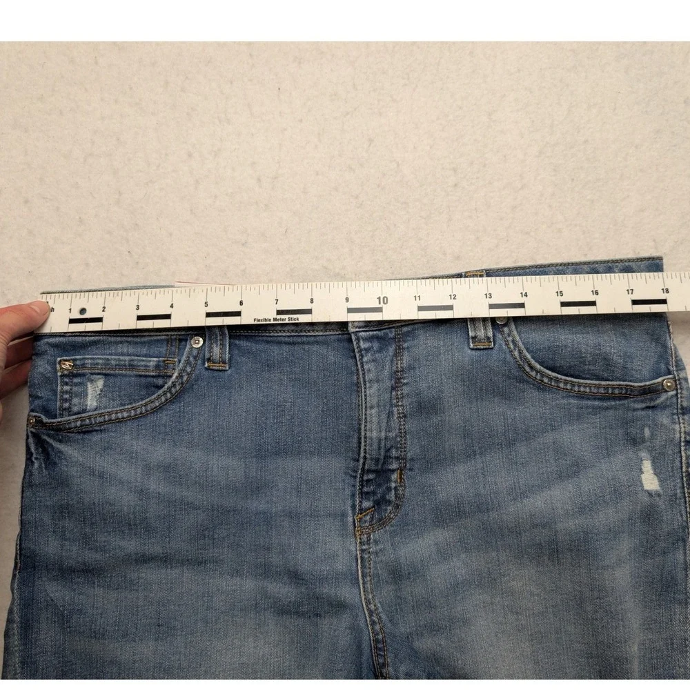 NWT Seven7 Weekend Short Womens 14 Blue Medium Wash Frayed Raw Hem Distressed